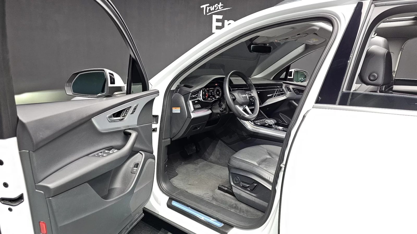 Audi Q7 3.0 45TDI Quattro, Distronic, HeadUP, Обдух, 360-c, снимка 9 - Автомобили и джипове - 55037523