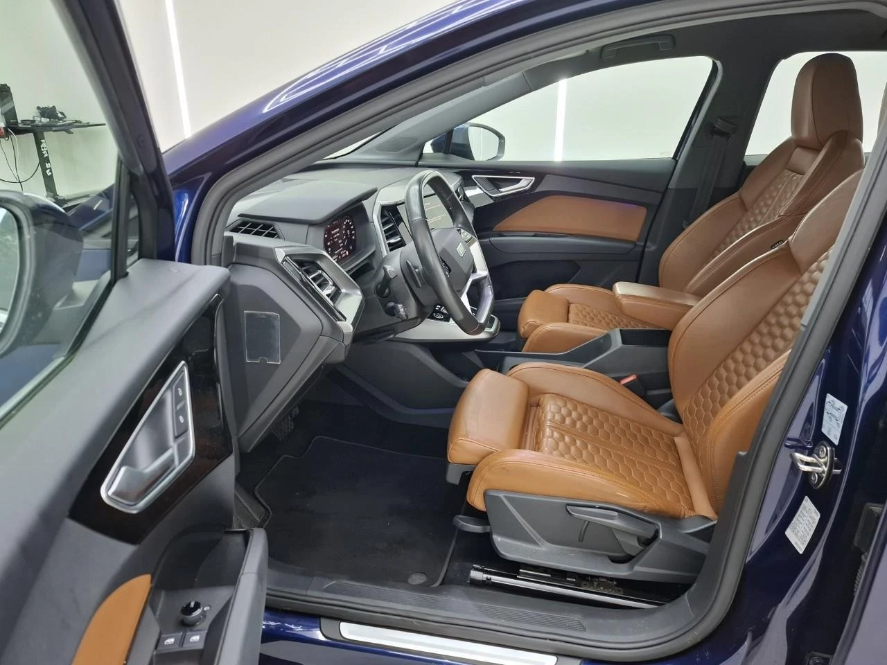 Audi Q4  E-tron 40 Launch SOH92% Лизинг, снимка 7 - Автомобили и джипове - 55593710