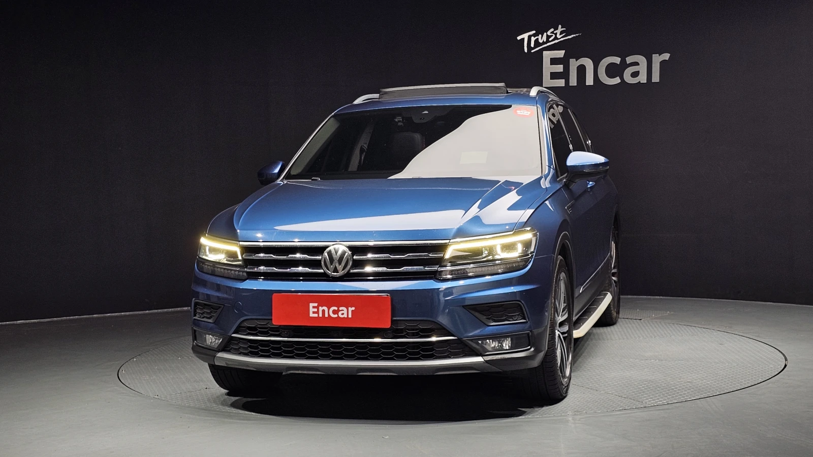 VW Tiguan 2.0 TDI* ЕЛ. БАГАЖНИК* 360* HUD* BLIND SPOT* КРАЙН, снимка 3 - Автомобили и джипове - 55983946