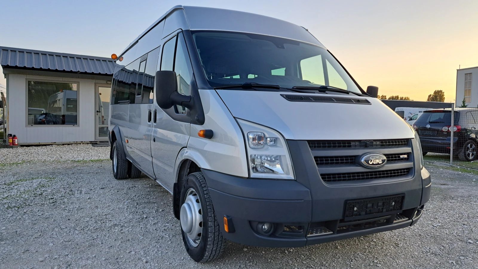 Ford Transit MAXI/ДО 3.5t-B КАТЕГОРИЯ/2.4TDI/9 МЕСТА/КЛИМАТИК - изображение 2