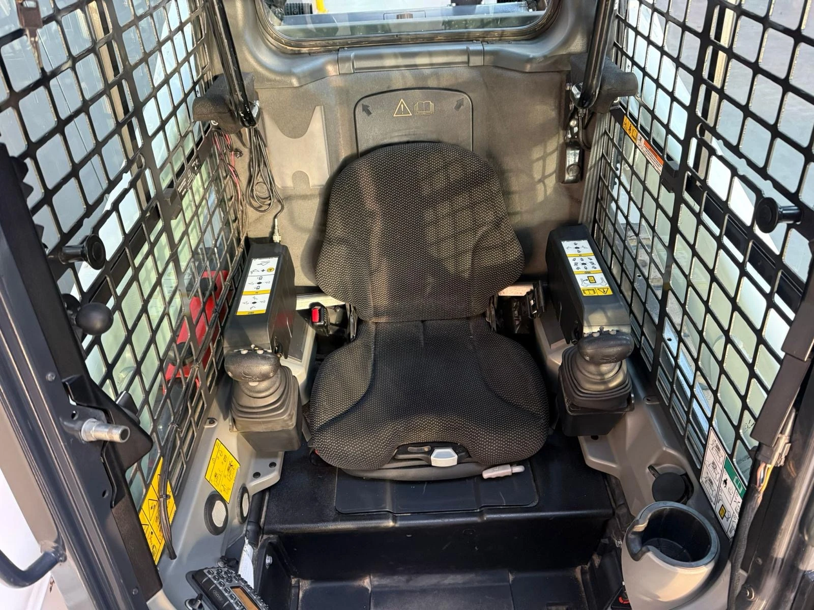 Мини челни товарачи Bobcat T870 NEXT GEN HF С КОФА И ВИЛИЦИ ЛИЗИНГ, снимка 8 - Индустриална техника - 54230133