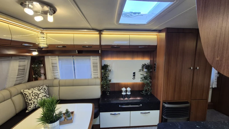 Каравана Tabbert Puccini , снимка 9 - Каравани и кемпери - 51418517