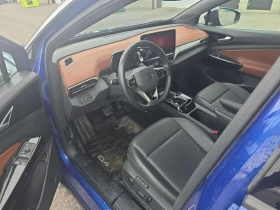 VW ID.4 Pro AWD /CARFAX/4х4/Подгрев/Памет/Кейлес/Панорама, снимка 6