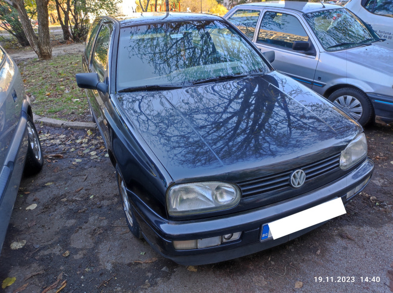 VW Golf, снимка 3 - Автомобили и джипове - 46296113