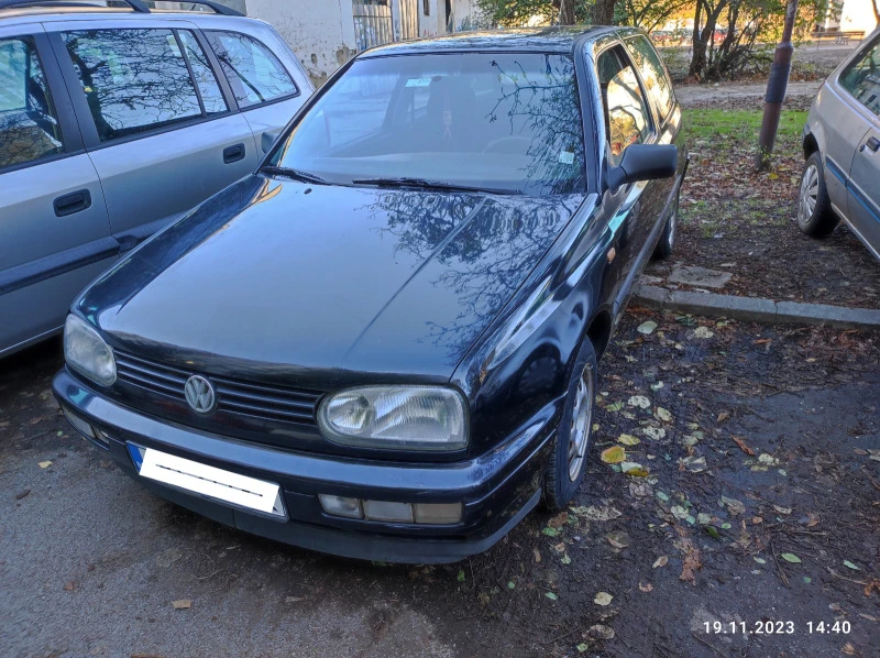 VW Golf, снимка 2 - Автомобили и джипове - 46710037