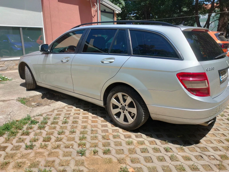 Mercedes-Benz C 220, снимка 2 - Автомобили и джипове - 46362820