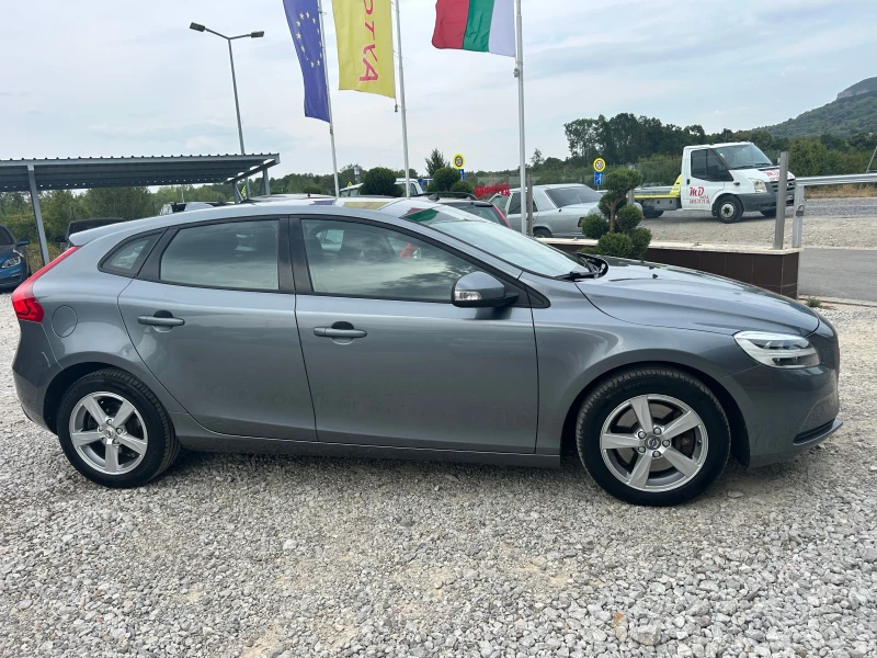 Volvo V40 2, 0 D АВТОМАТИК !! РЕАЛНИ 152000 km, снимка 2 - Автомобили и джипове - 47060033