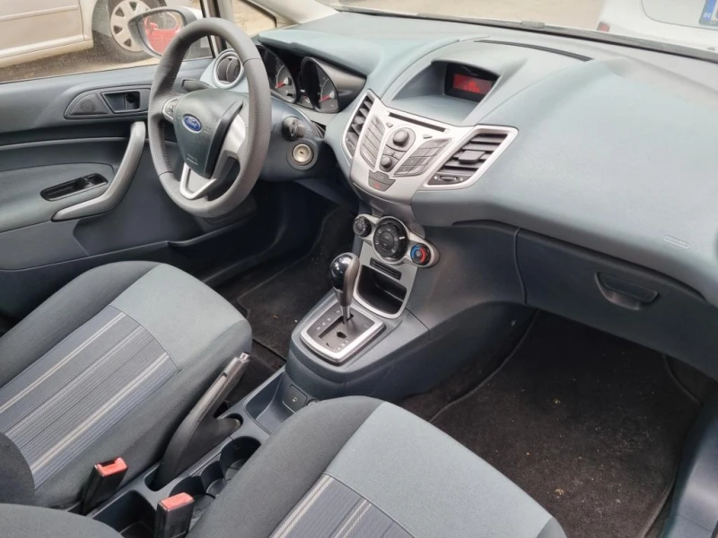 Ford Fiesta 1.4 i, снимка 5 - Автомобили и джипове - 47533997