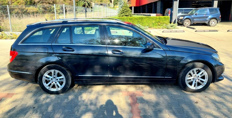 Mercedes-Benz C 180 Avantgarde, снимка 5 - Автомобили и джипове - 47952292