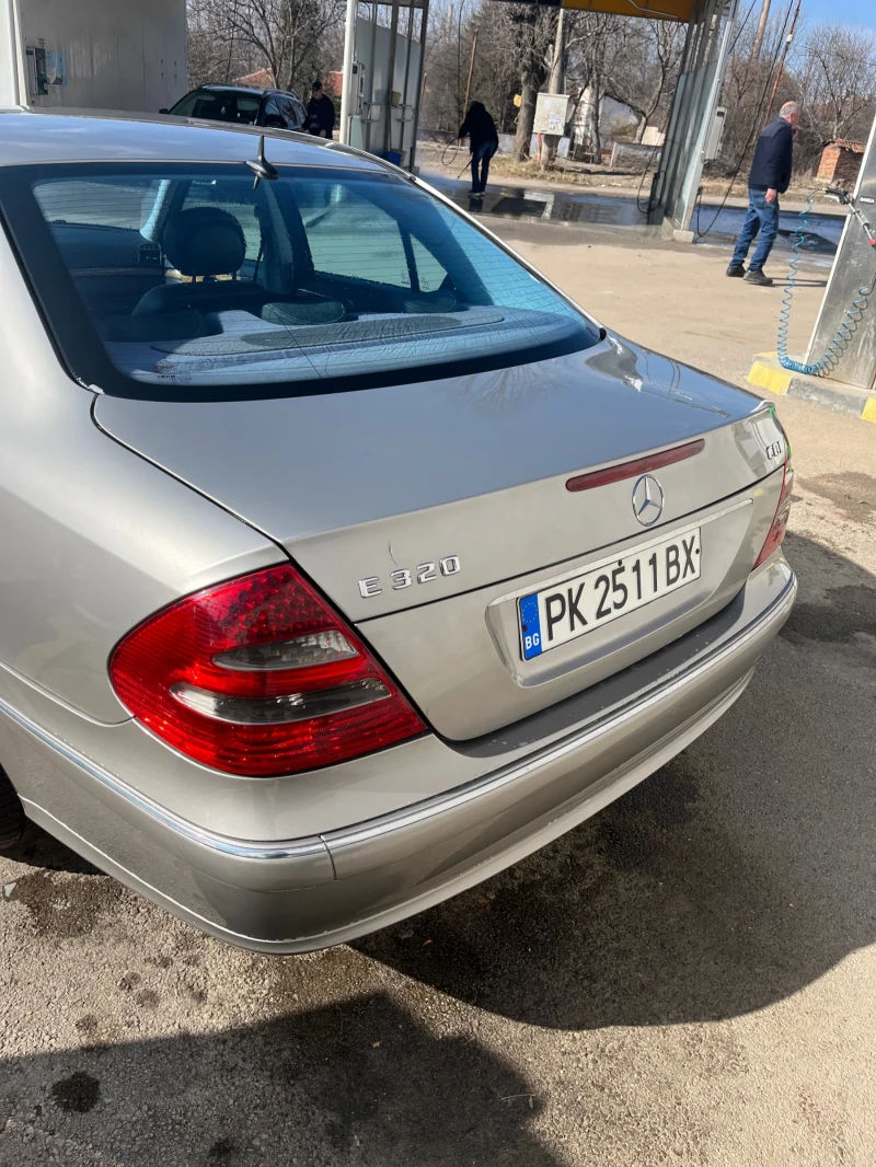 Mercedes-Benz E 320, снимка 3 - Автомобили и джипове - 49147725