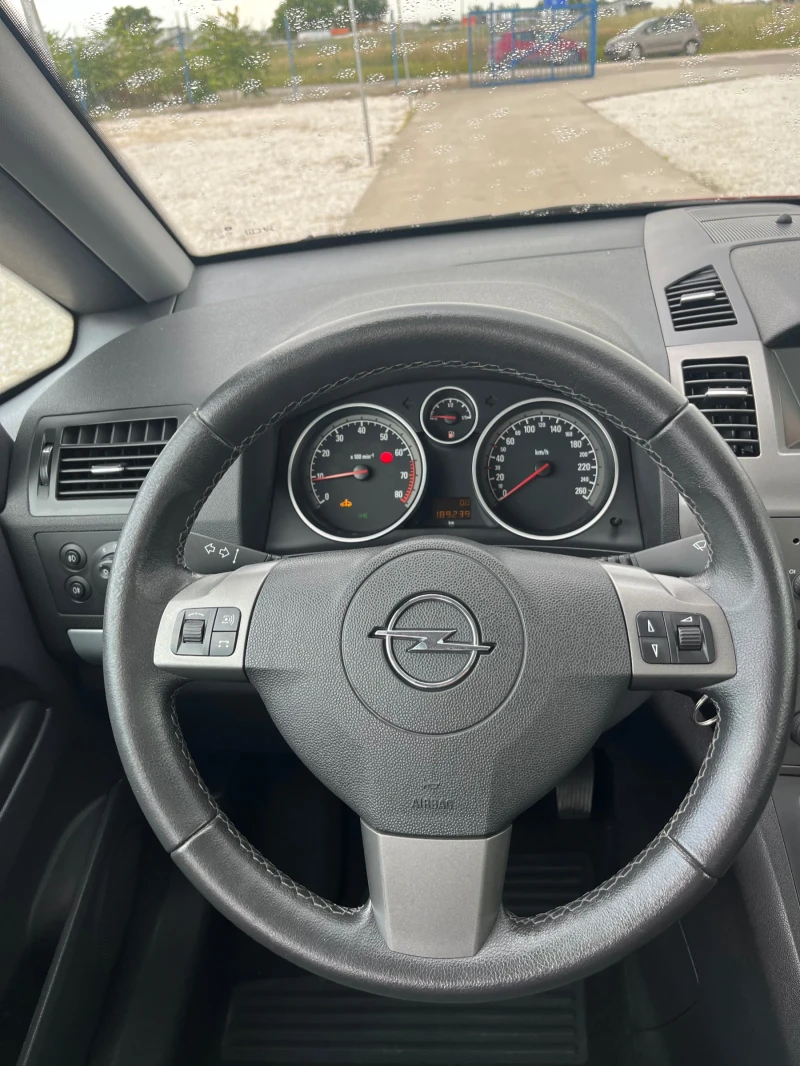 Opel Zafira 1.6i, снимка 9 - Автомобили и джипове - 49206813