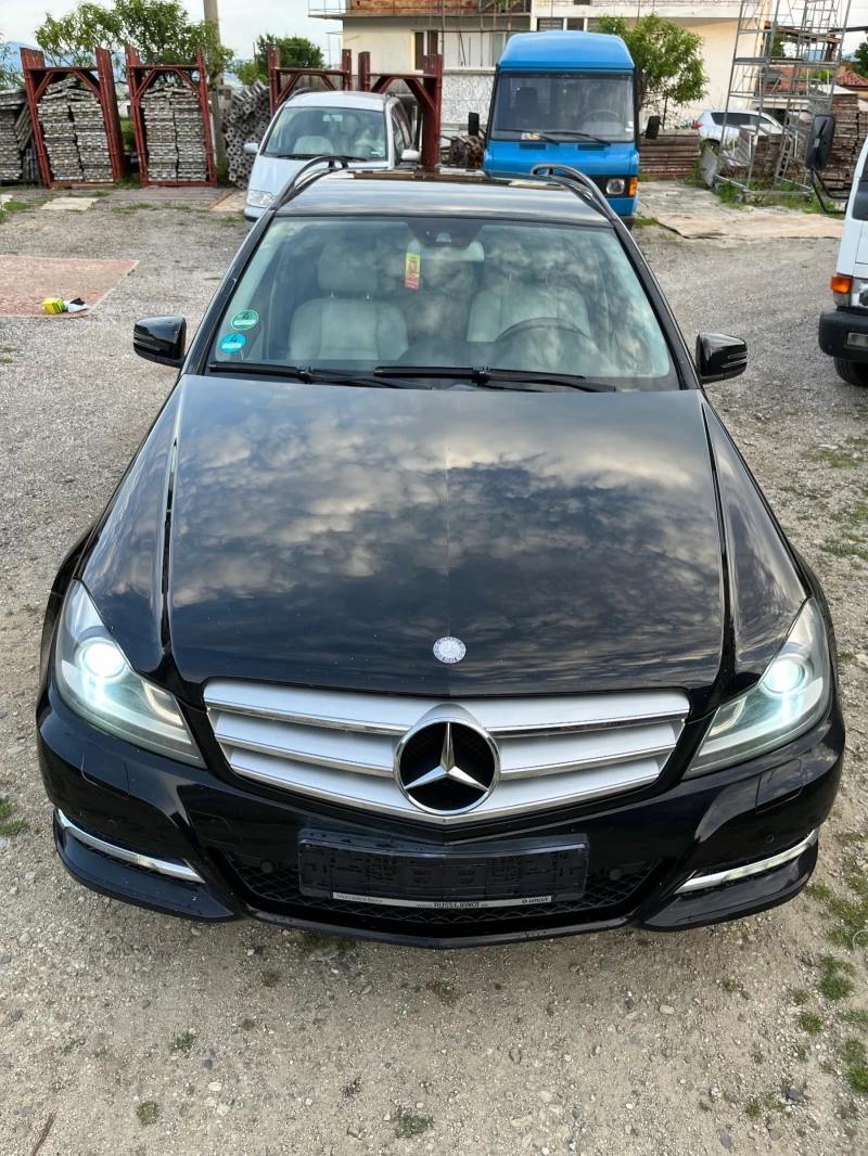 Mercedes-Benz C 200 Сменена верига!/Ксенон/Бяла кожа/Много екстри/, снимка 2 - Автомобили и джипове - 52597808