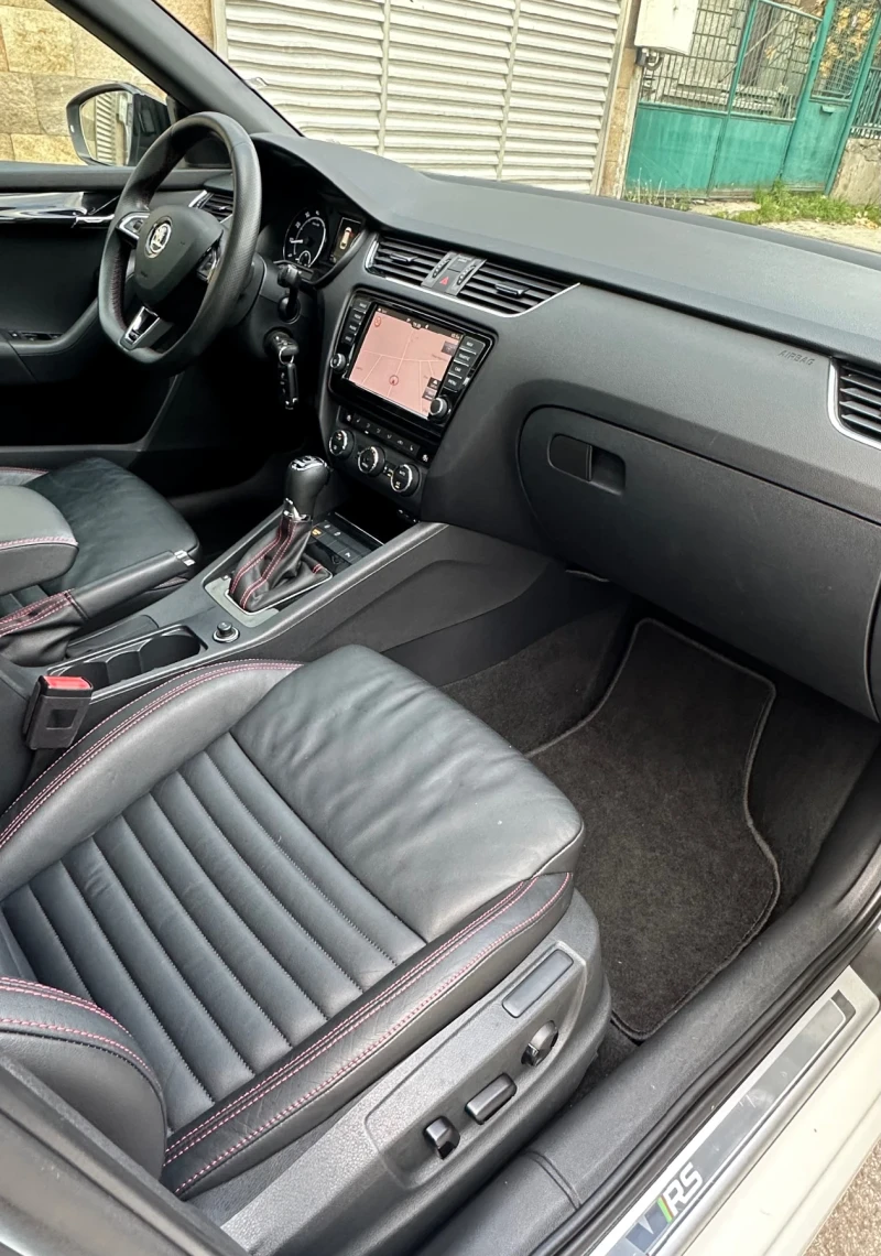 Skoda Octavia 2.0 VRS/TSI 230k./Кожа/Панорама/Нов внос Швейцария, снимка 10 - Автомобили и джипове - 52631919