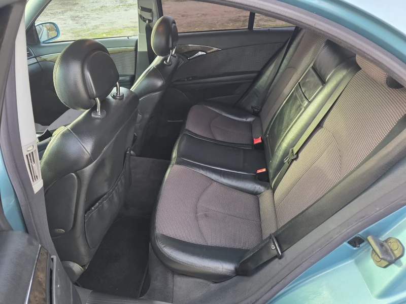 Mercedes-Benz E 320, снимка 9 - Автомобили и джипове - 52799644