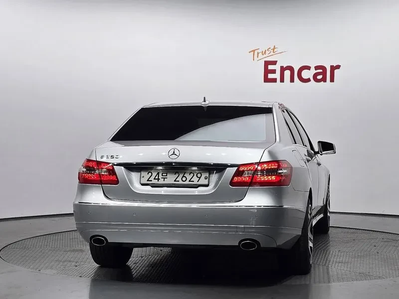 Mercedes-Benz E 300 W212 Elegance, снимка 4 - Автомобили и джипове - 55948276