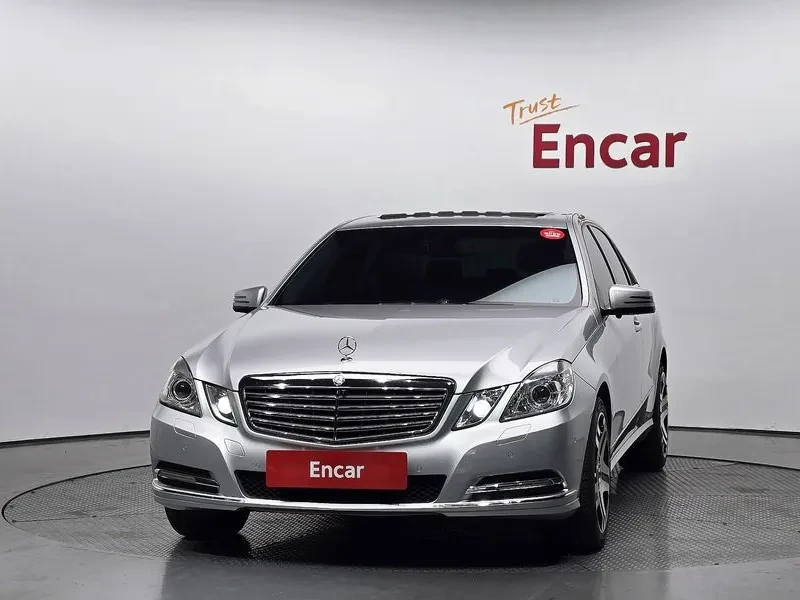Mercedes-Benz E 300 W212 Elegance, снимка 3 - Автомобили и джипове - 55948276