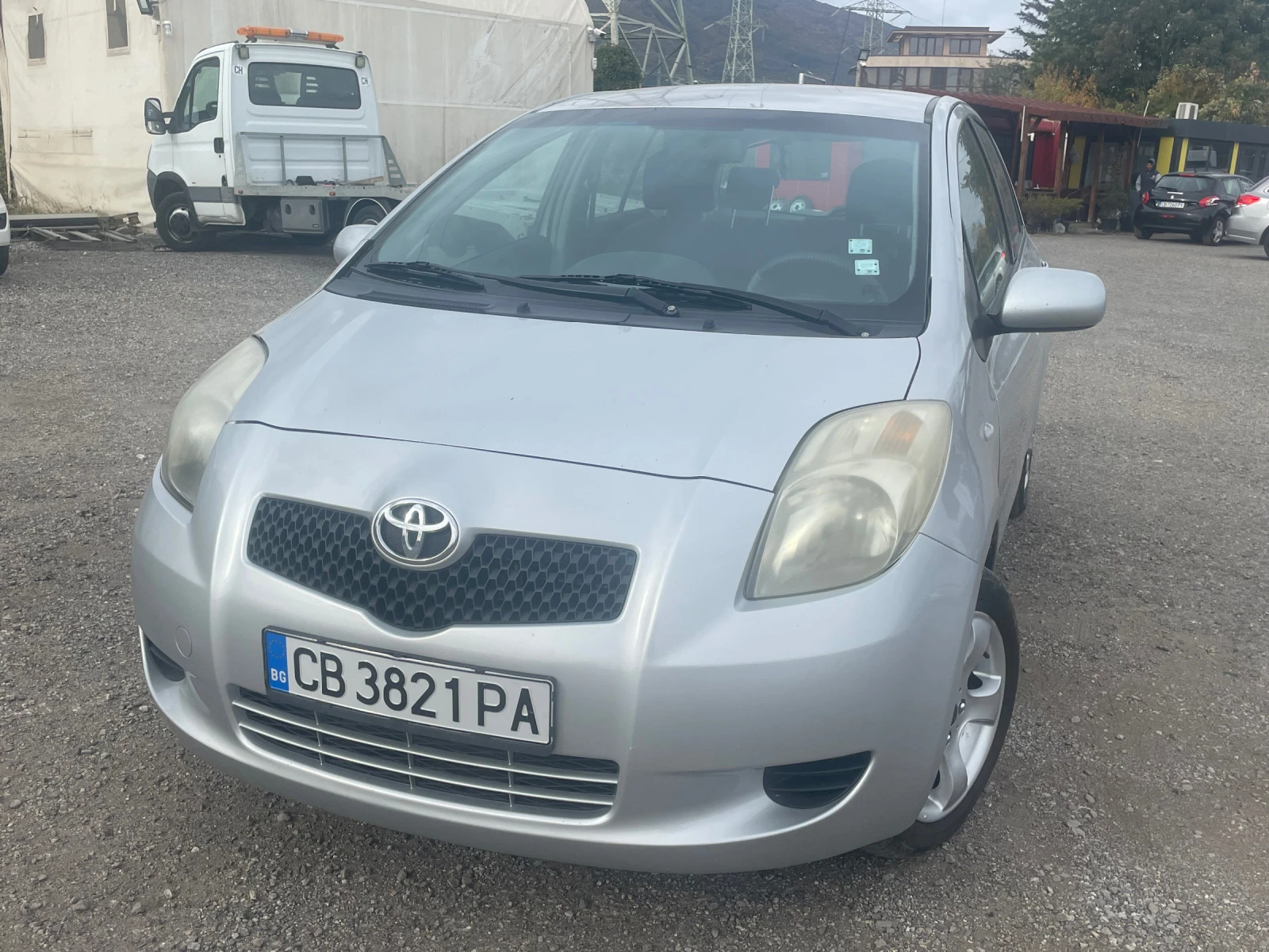 Toyota Yaris  - изображение 8