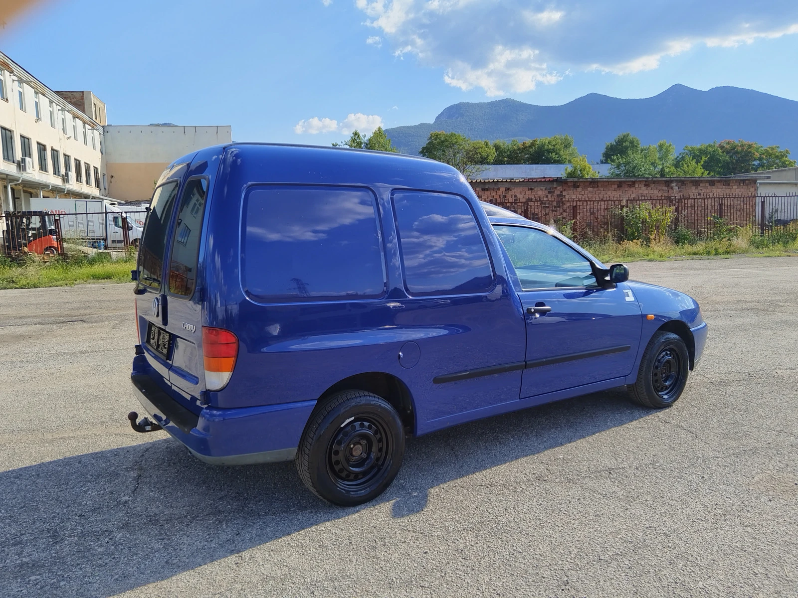 VW Caddy 1.4  139000km - изображение 6