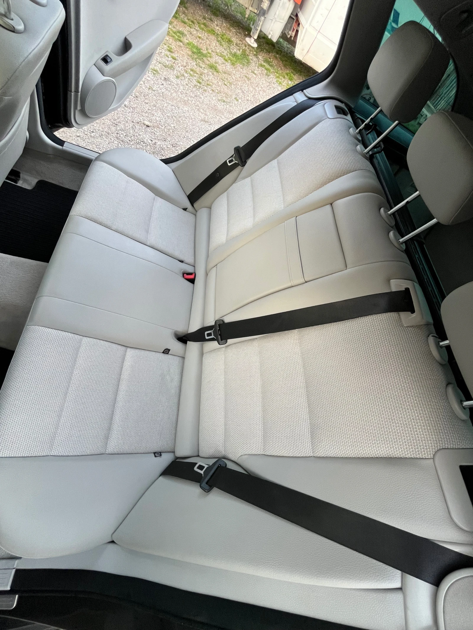 Mercedes-Benz C 200 Сменена верига!/Ксенон/Бяла кожа/Много екстри/ - изображение 10