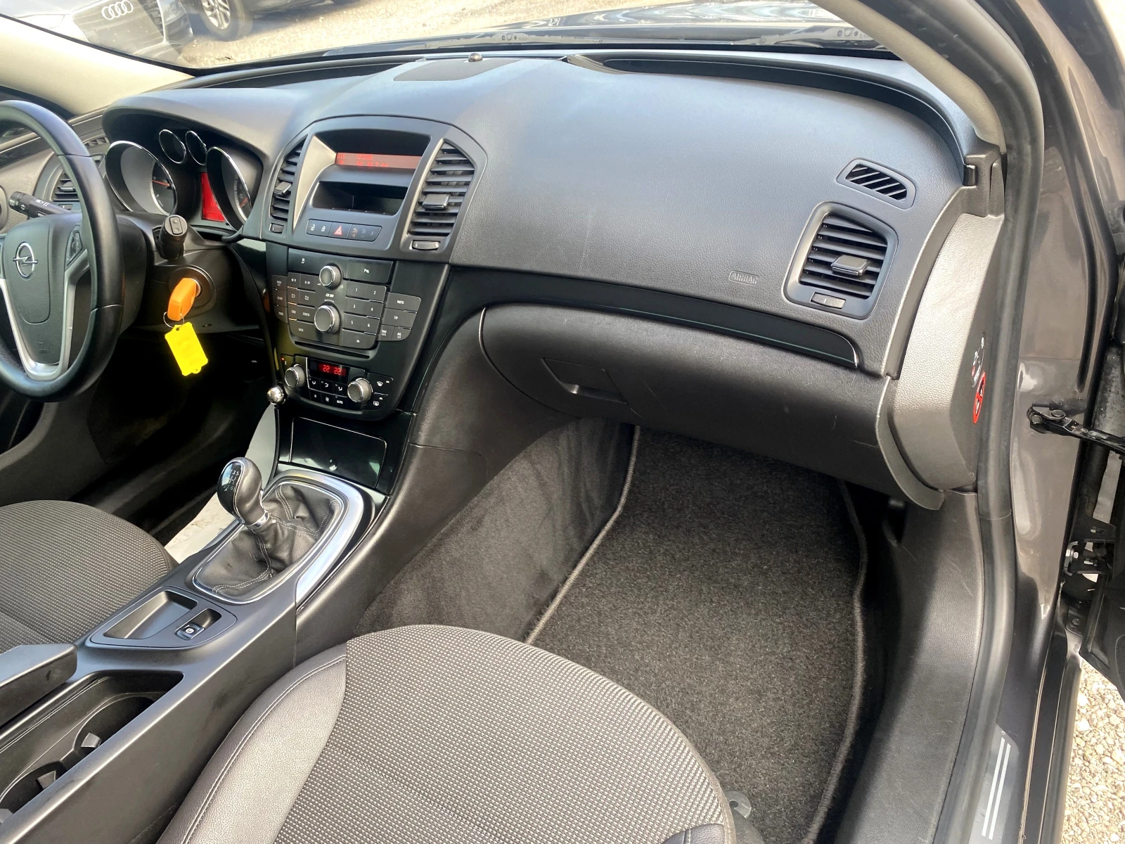 Opel Insignia 2.0CDTI 160к.с Cosmo 2011г. БОНБОН - изображение 8