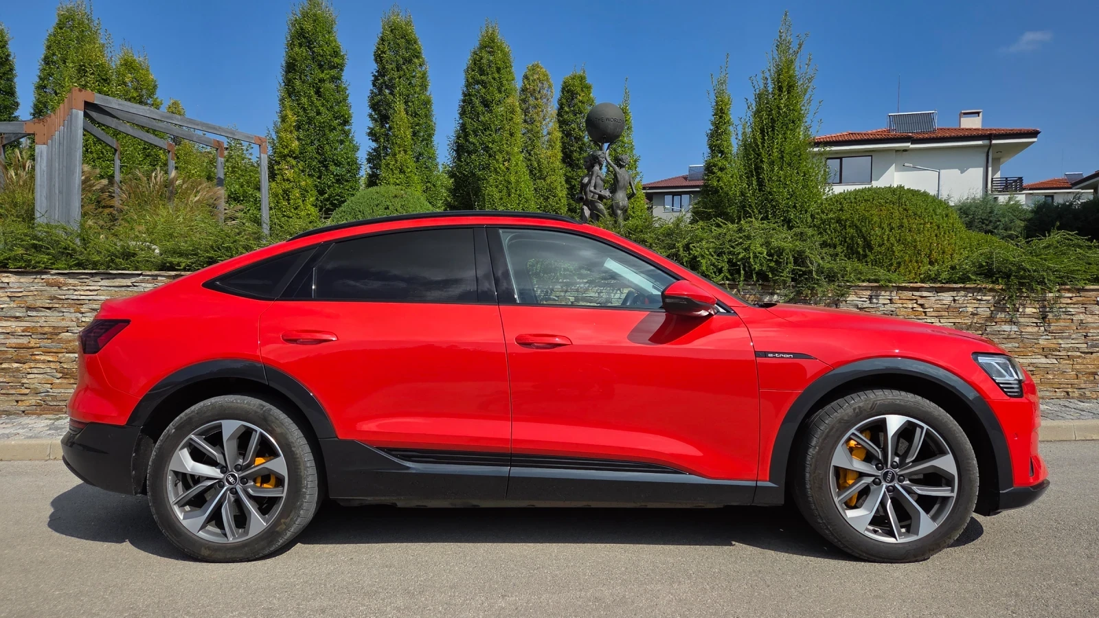 Audi E-Tron Sportback 55 - изображение 2