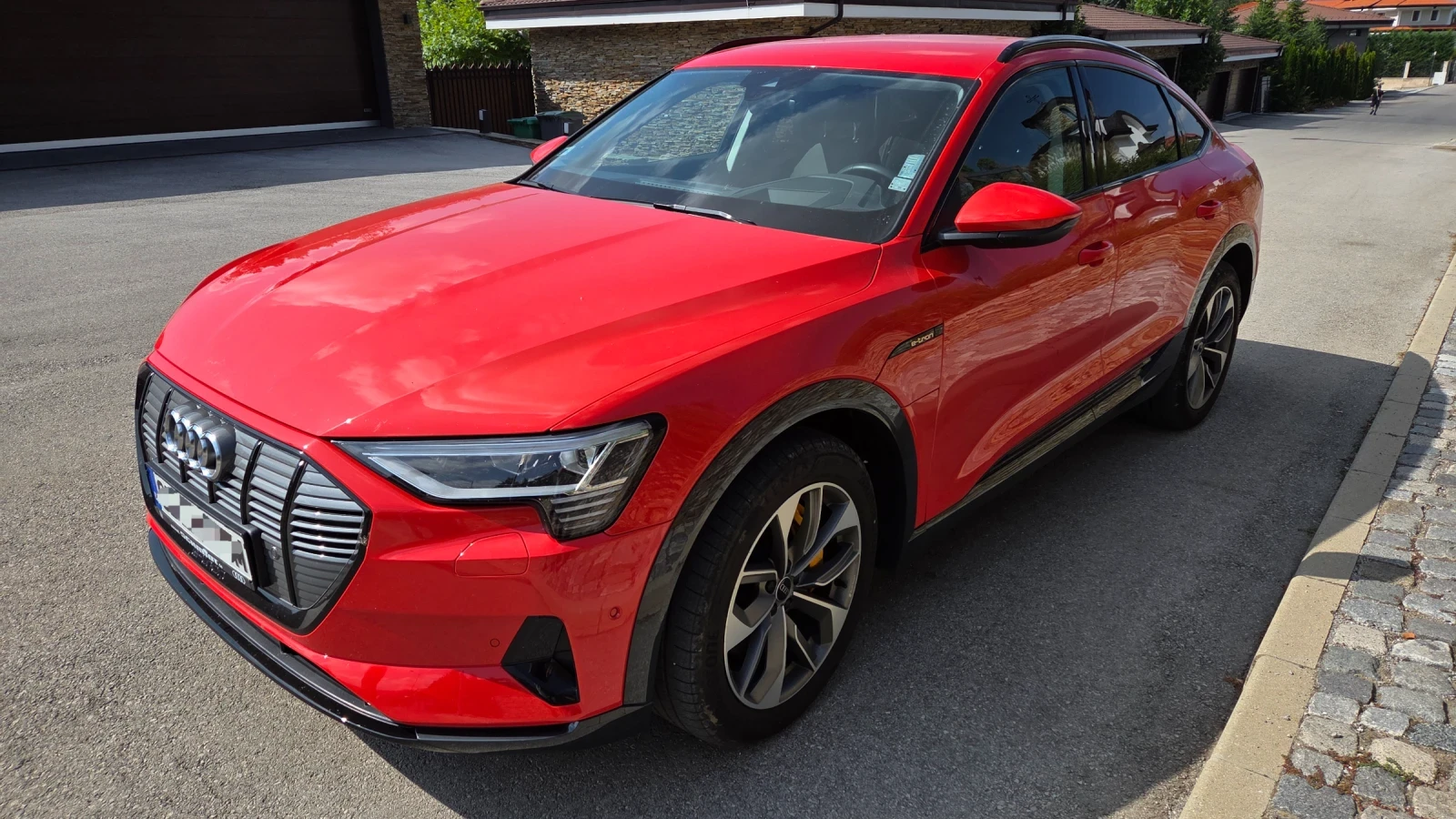 Audi E-Tron Sportback 55 - изображение 7