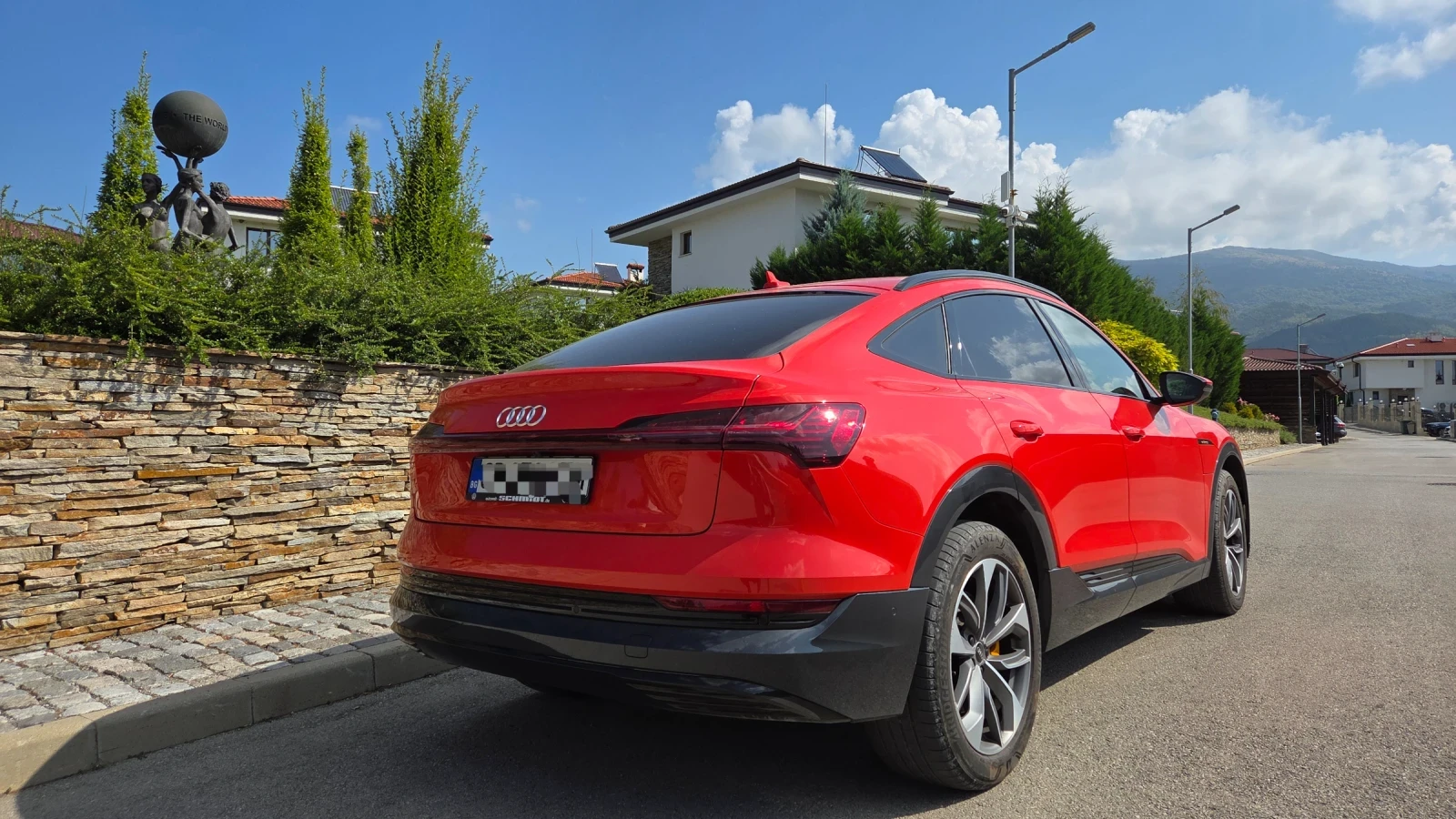 Audi E-Tron Sportback 55 - изображение 3