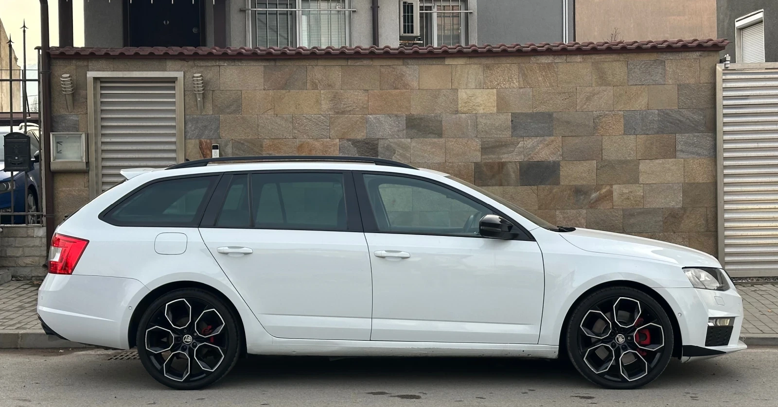 Skoda Octavia 2.0 VRS/TSI 230k./Кожа/Панорама/Нов внос Швейцария - изображение 2