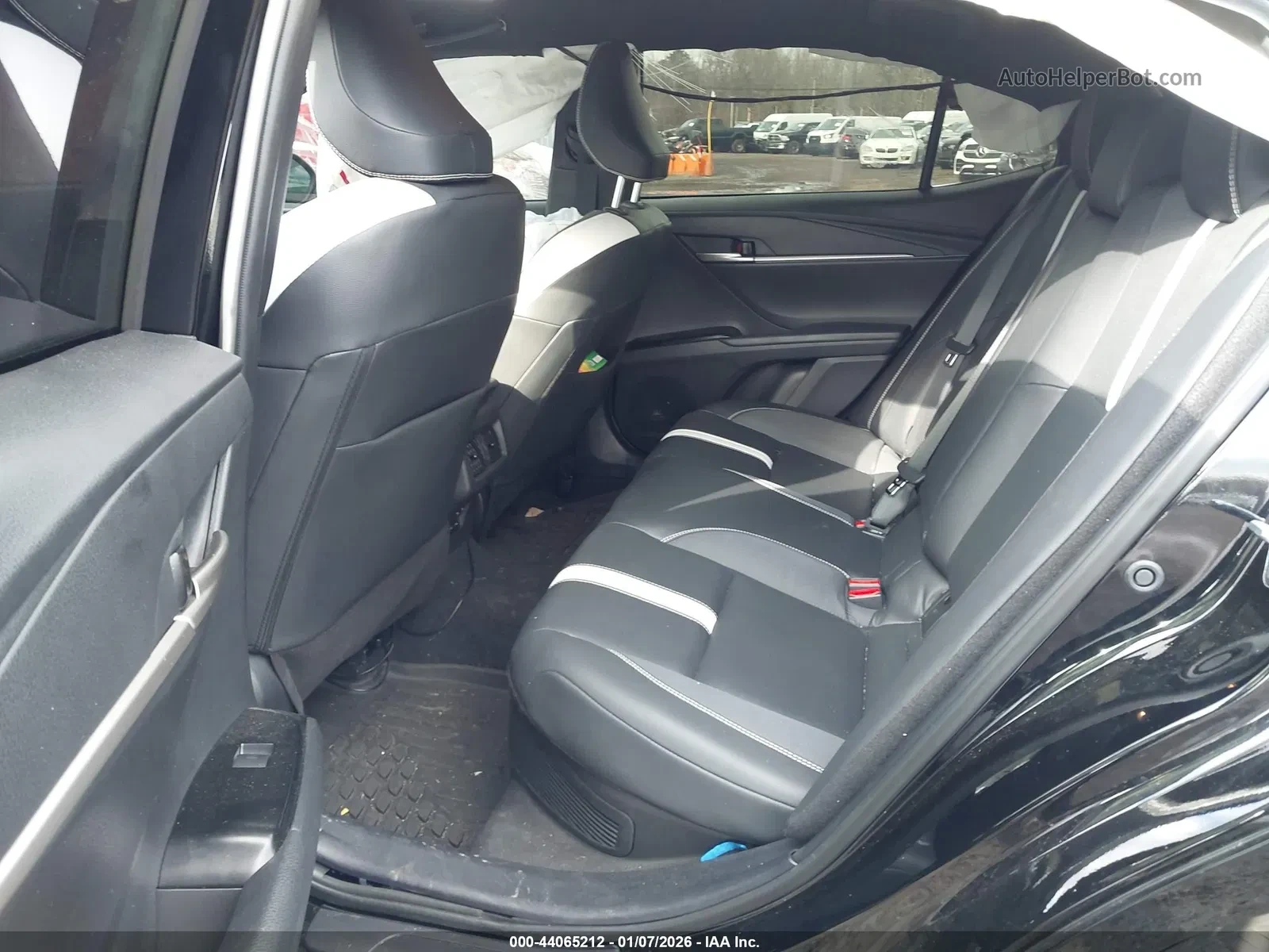 Toyota Camry Hybrid* 4WD* Black Edition - изображение 8