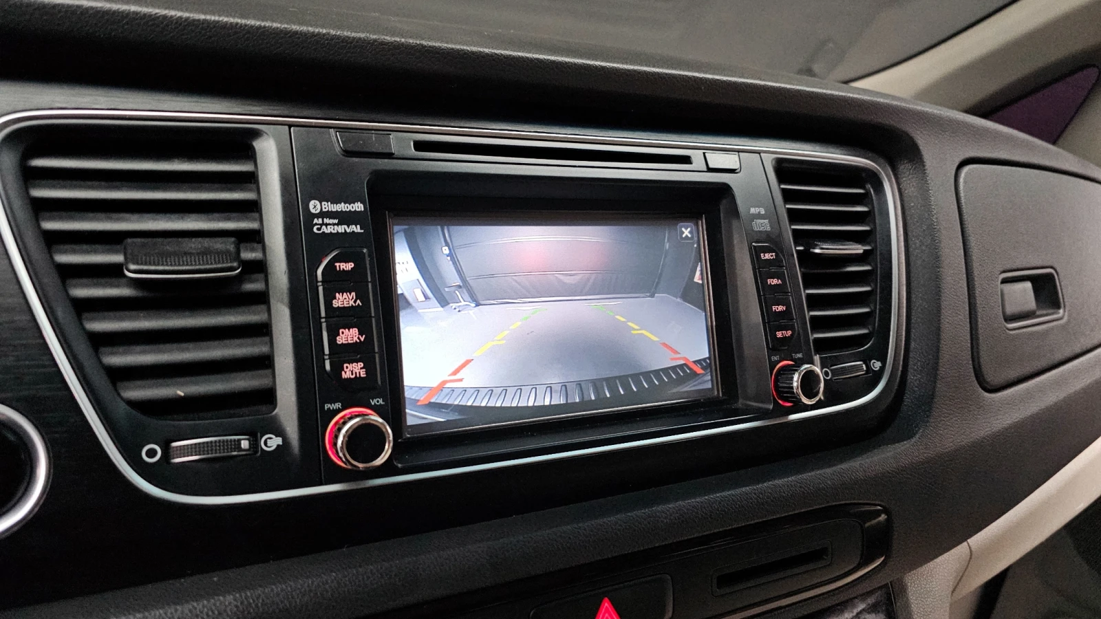 Kia Carnival 2.2CRDI/9 МЕСТЕН , снимка 14 - Автомобили и джипове - 54080955