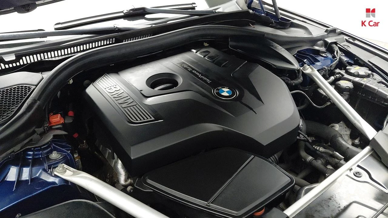 BMW 520  G30 / LED / Navi / Camera, снимка 6 - Автомобили и джипове - 54645911