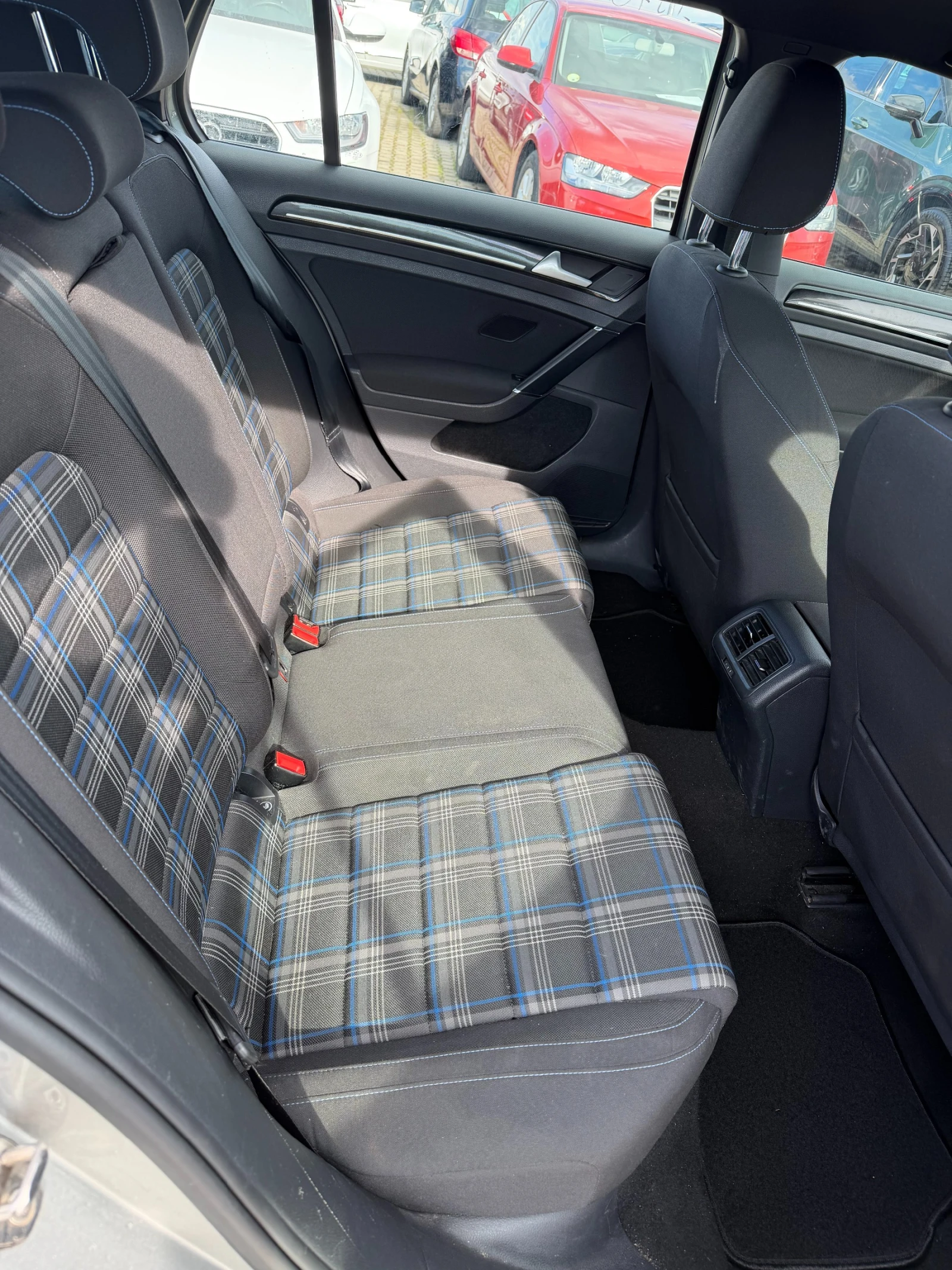 VW Golf 1.4GTE PLUG IN HYBRID AVTOMAT/NAVI EURO 6 , снимка 11 - Автомобили и джипове - 55043164