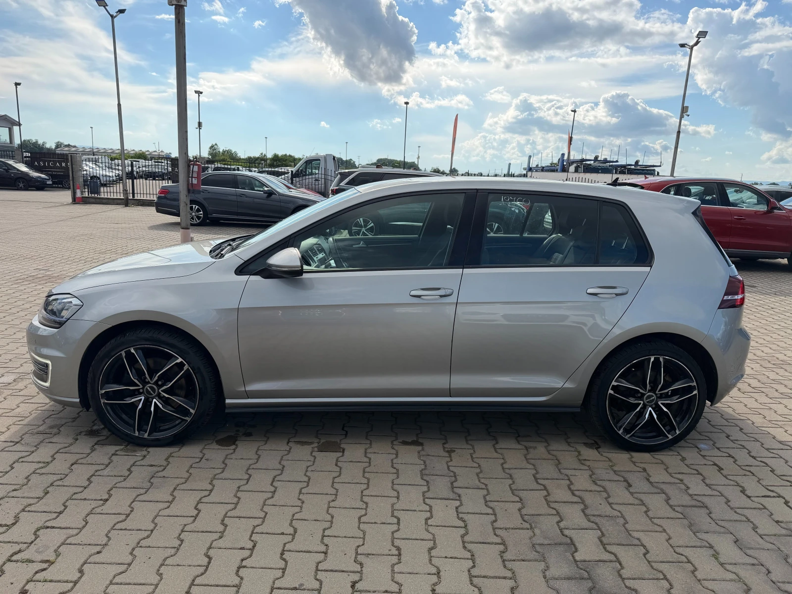 VW Golf 1.4GTE PLUG IN HYBRID AVTOMAT/NAVI EURO 6 , снимка 9 - Автомобили и джипове - 55043164