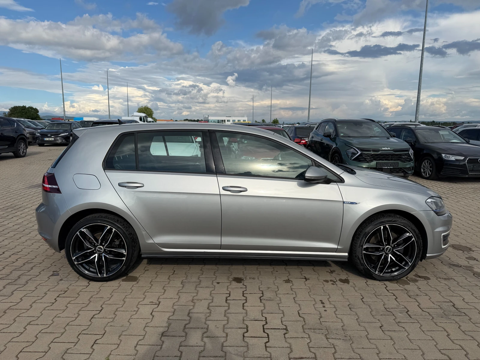 VW Golf 1.4GTE PLUG IN HYBRID AVTOMAT/NAVI EURO 6 , снимка 5 - Автомобили и джипове - 55043164