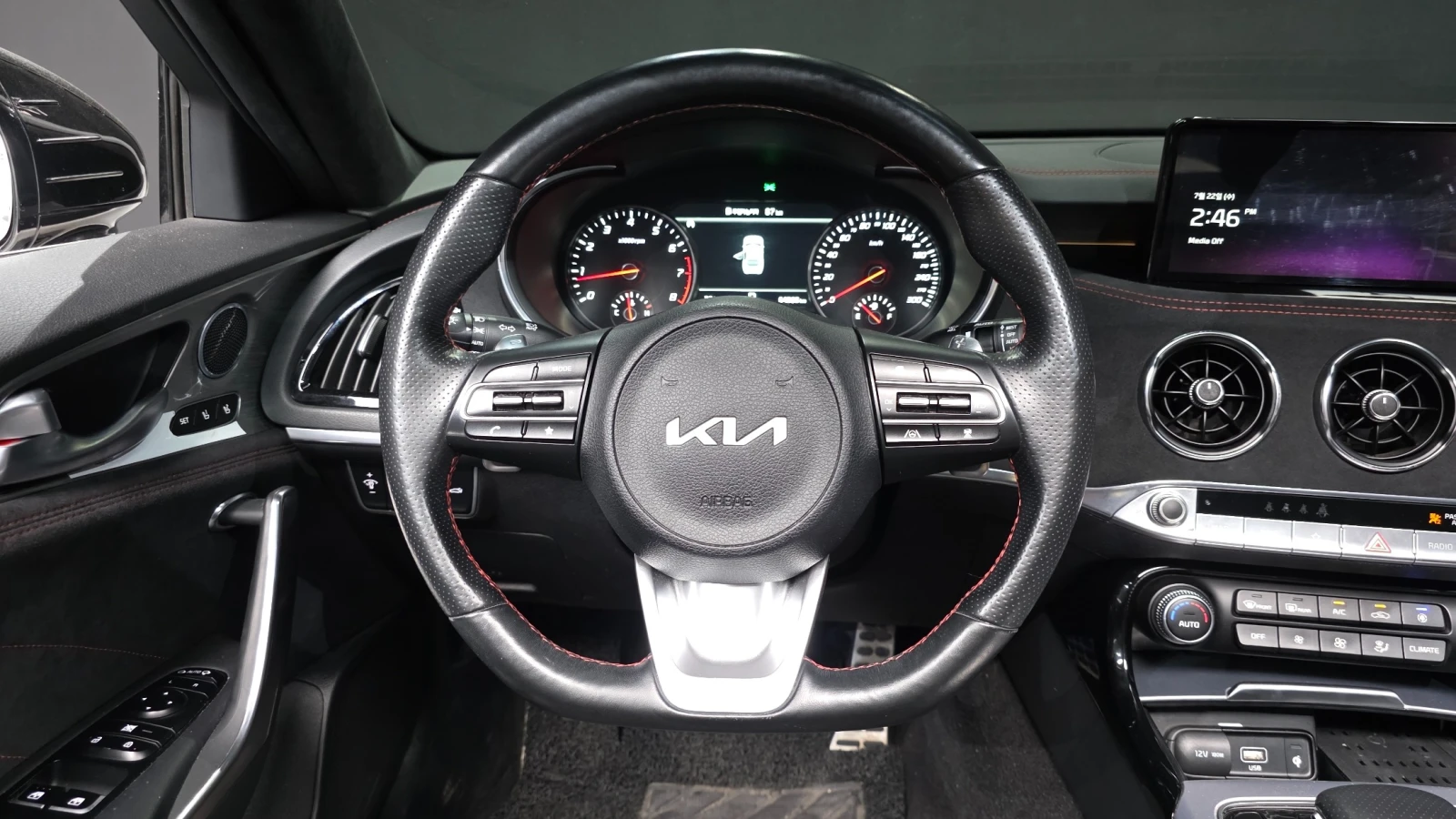 Kia Stinger ACRO EDITION 2.5 4x4* АЛКАНТАРА* hellascars.bg , снимка 8 - Автомобили и джипове - 55562262