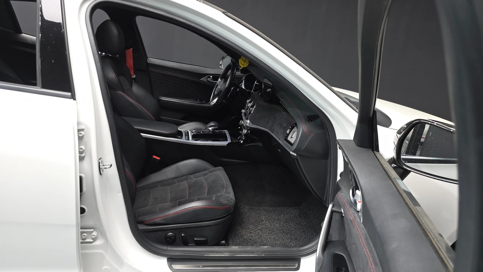 Kia Stinger ACRO EDITION 2.5 4x4* АЛКАНТАРА* hellascars.bg , снимка 14 - Автомобили и джипове - 55562262