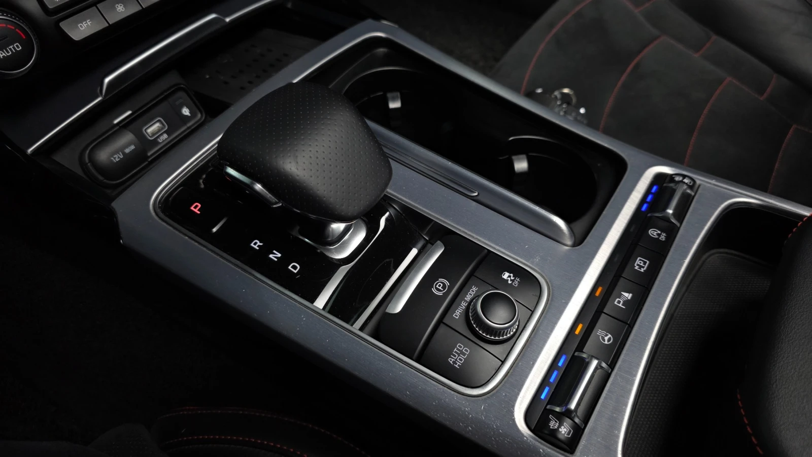 Kia Stinger ACRO EDITION 2.5 4x4* АЛКАНТАРА* hellascars.bg , снимка 13 - Автомобили и джипове - 55562262