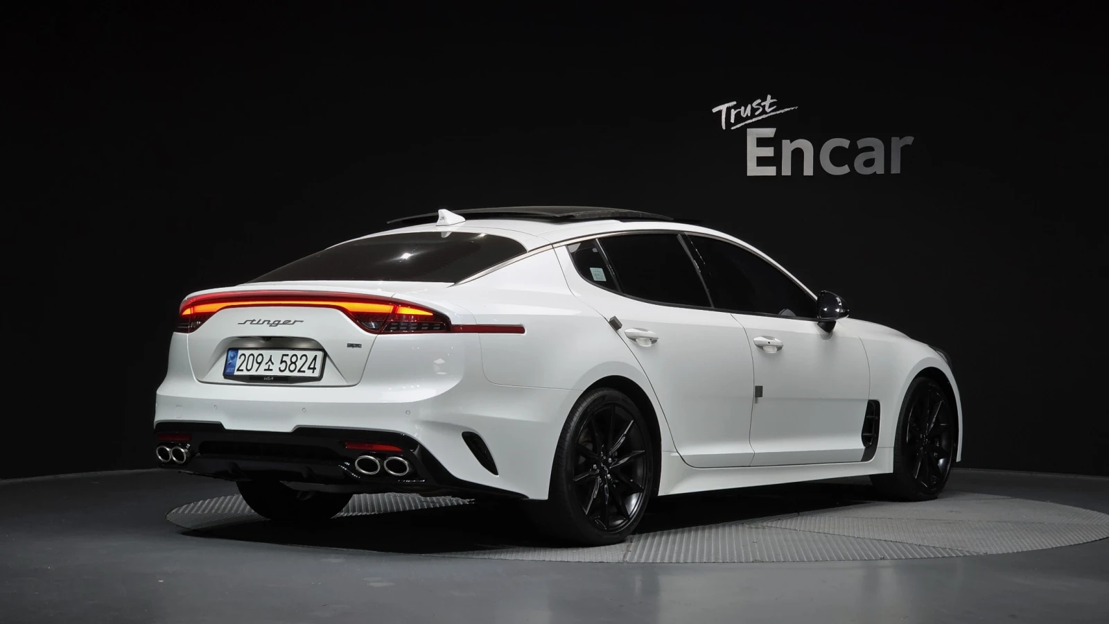 Kia Stinger ACRO EDITION 2.5 4x4* АЛКАНТАРА* hellascars.bg , снимка 2 - Автомобили и джипове - 55562262