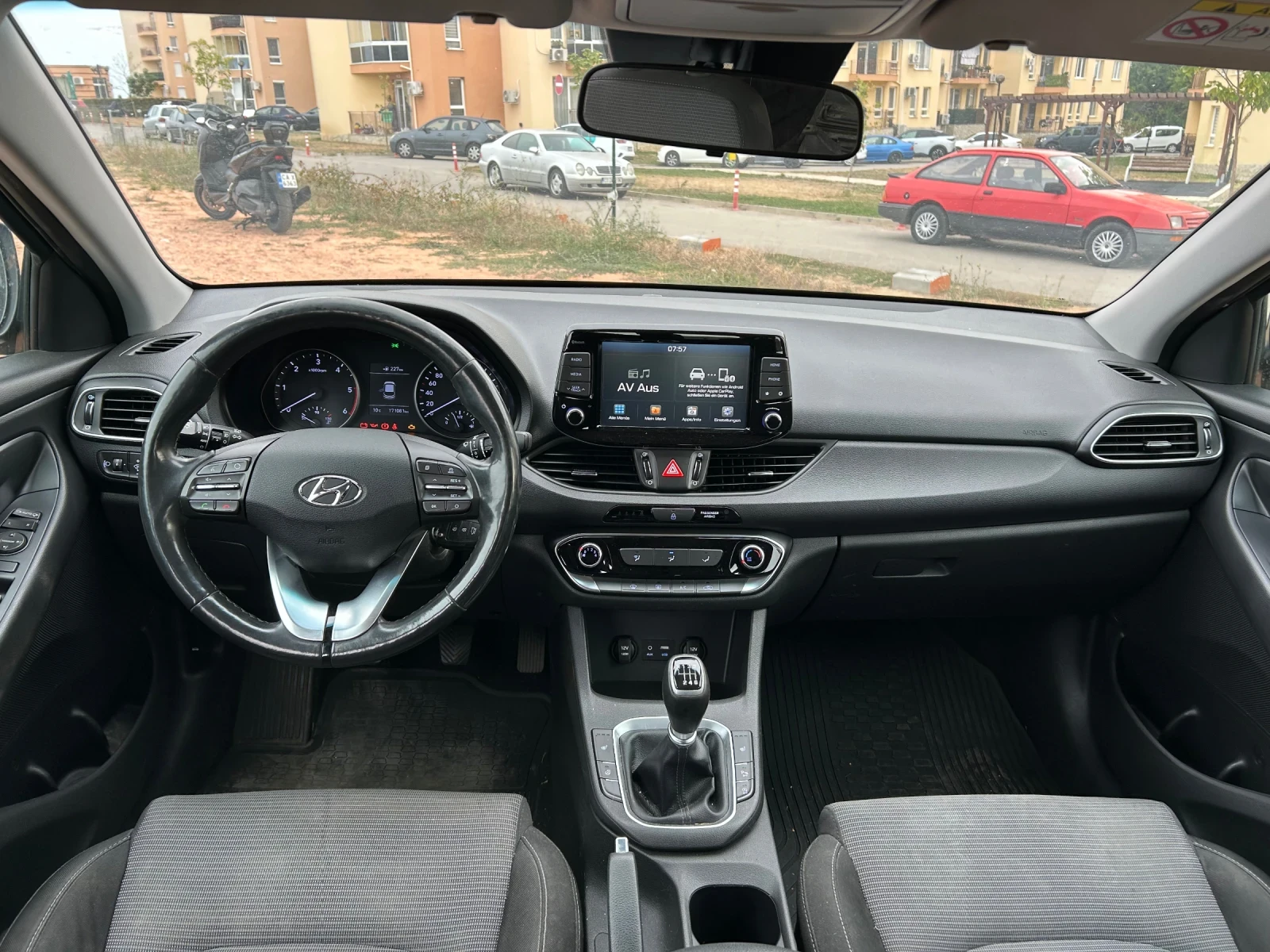 Hyundai I30 1.6crdi  Evro 6, снимка 10 - Автомобили и джипове - 56229579