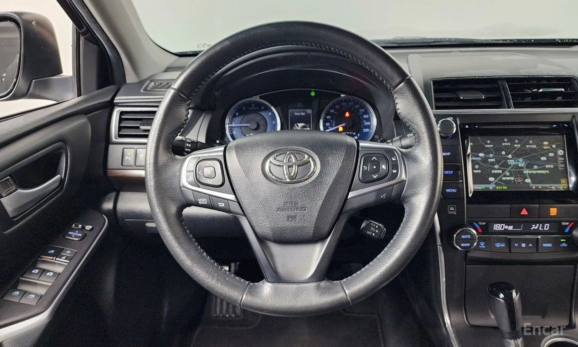 Toyota Camry, снимка 13 - Автомобили и джипове - 56505870