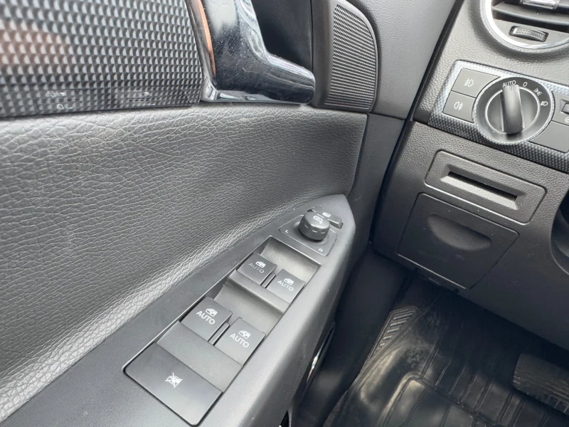 Opel Antara 2.0 4x4 Кожа, снимка 14 - Автомобили и джипове - 52118708