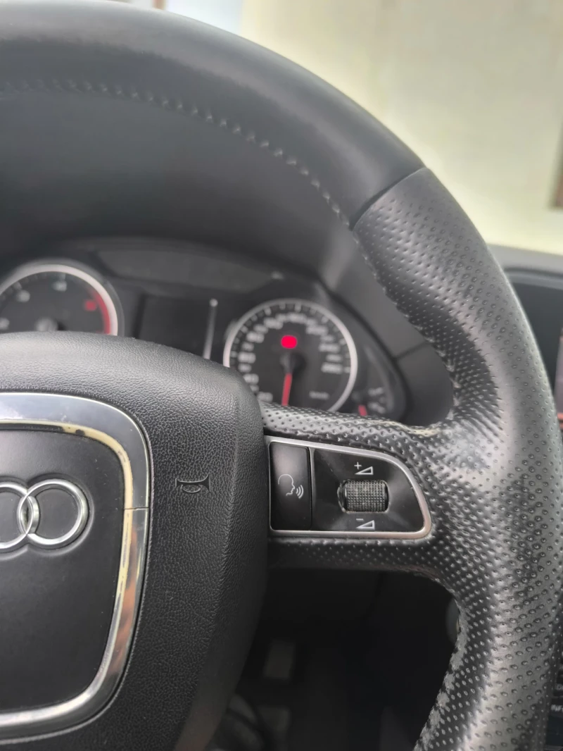 Audi Q5, снимка 15 - Автомобили и джипове - 52212955