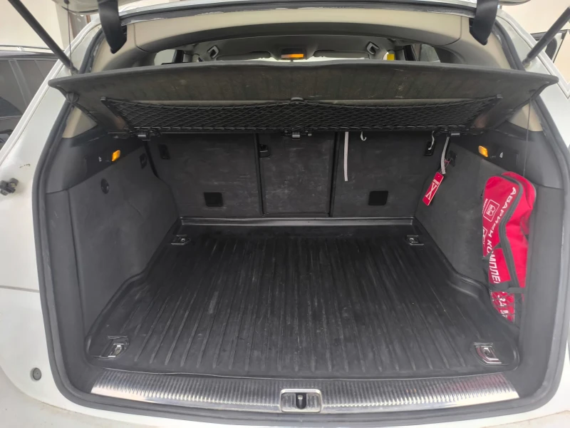 Audi Q5, снимка 9 - Автомобили и джипове - 52212955