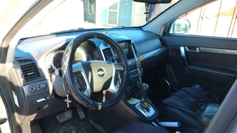 Chevrolet Captiva, снимка 5 - Автомобили и джипове - 52788036