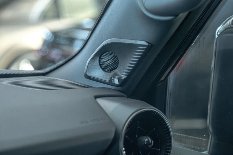 Toyota Land cruiser J250/i-Force MAX/4WD/Обдухване/JBL/HuD/Шибедах, снимка 16 - Автомобили и джипове - 52999833