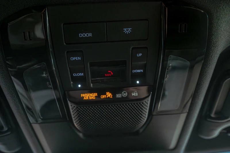 Toyota Land cruiser J250/i-Force MAX/4WD/Обдухване/JBL/HuD/Шибедах, снимка 13 - Автомобили и джипове - 52999833