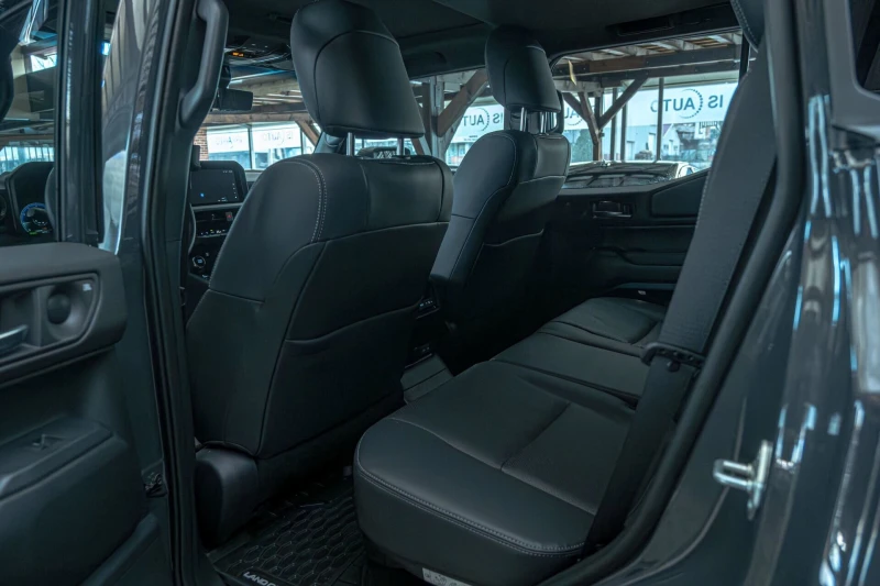 Toyota Land cruiser J250/i-Force MAX/4WD/Обдухване/JBL/HuD/Шибедах, снимка 14 - Автомобили и джипове - 52999833