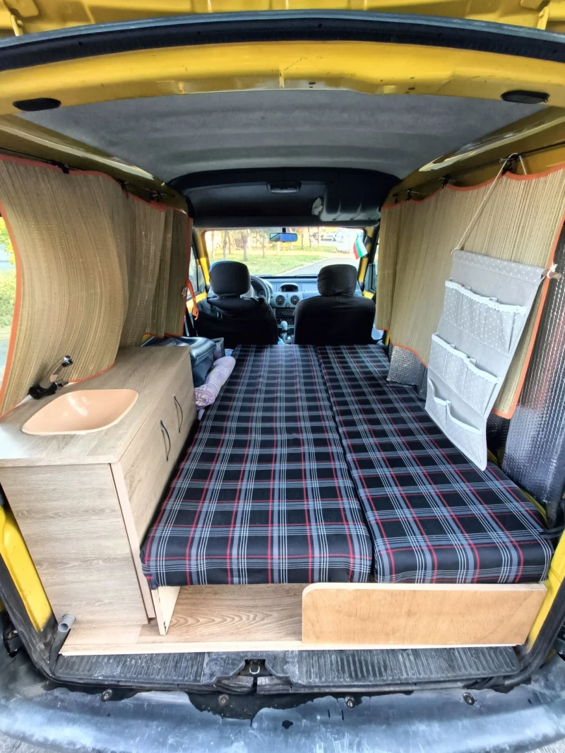 Renault Kangoo 1.4 бензин, снимка 11 - Автомобили и джипове - 53013506