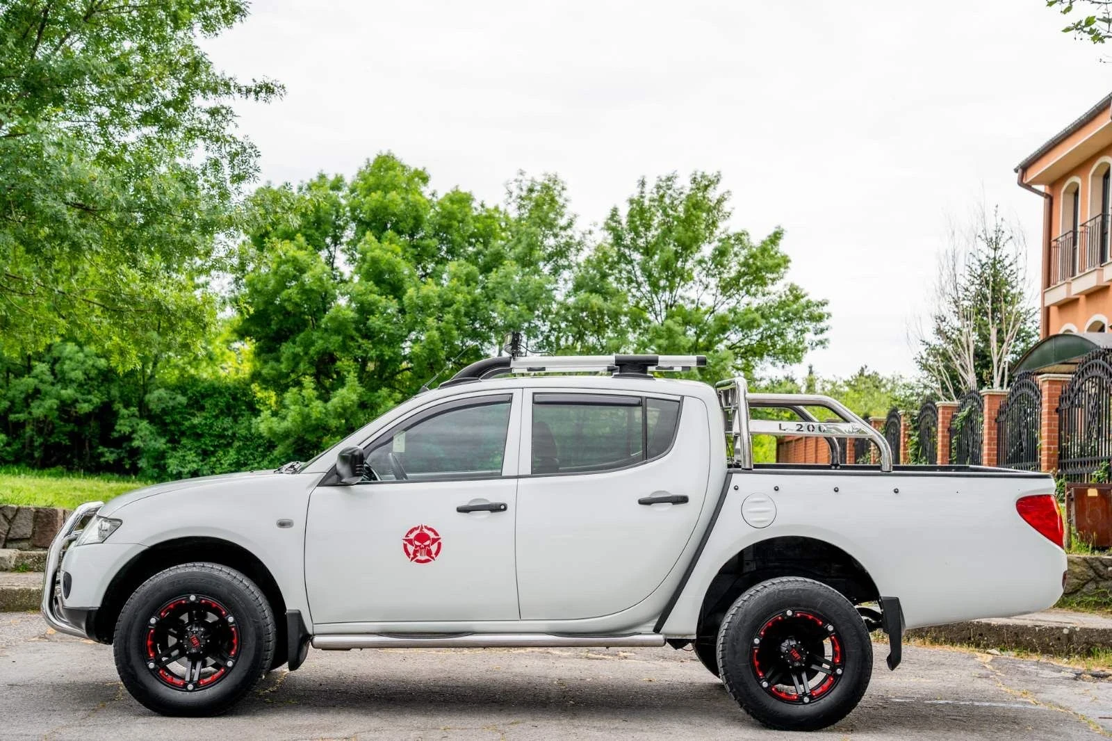 Mitsubishi L200 MITSUBISHI L200 4x4 off-road - изображение 4