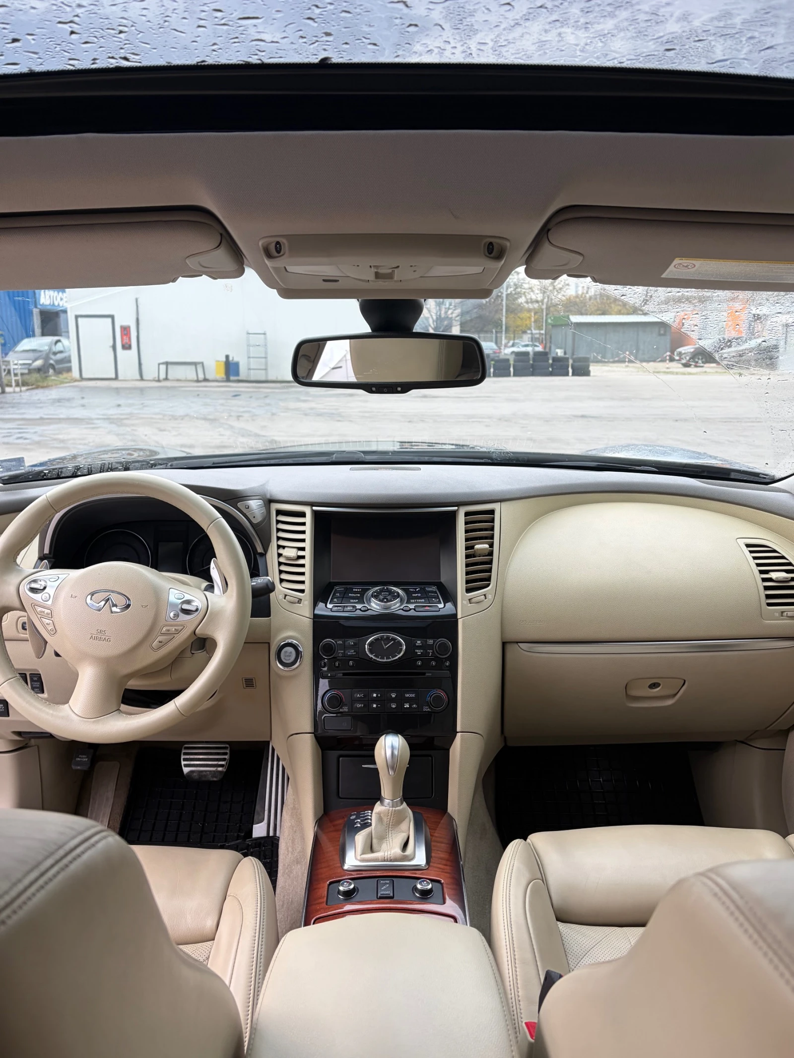 Infiniti QX70  Full 21  | Mobile.bg   10